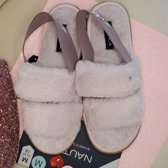 πHPπ! Nautical πNWTπ Size 7/8 Lilac Faux Fur Slippers!πππ - Picture 5 of 13